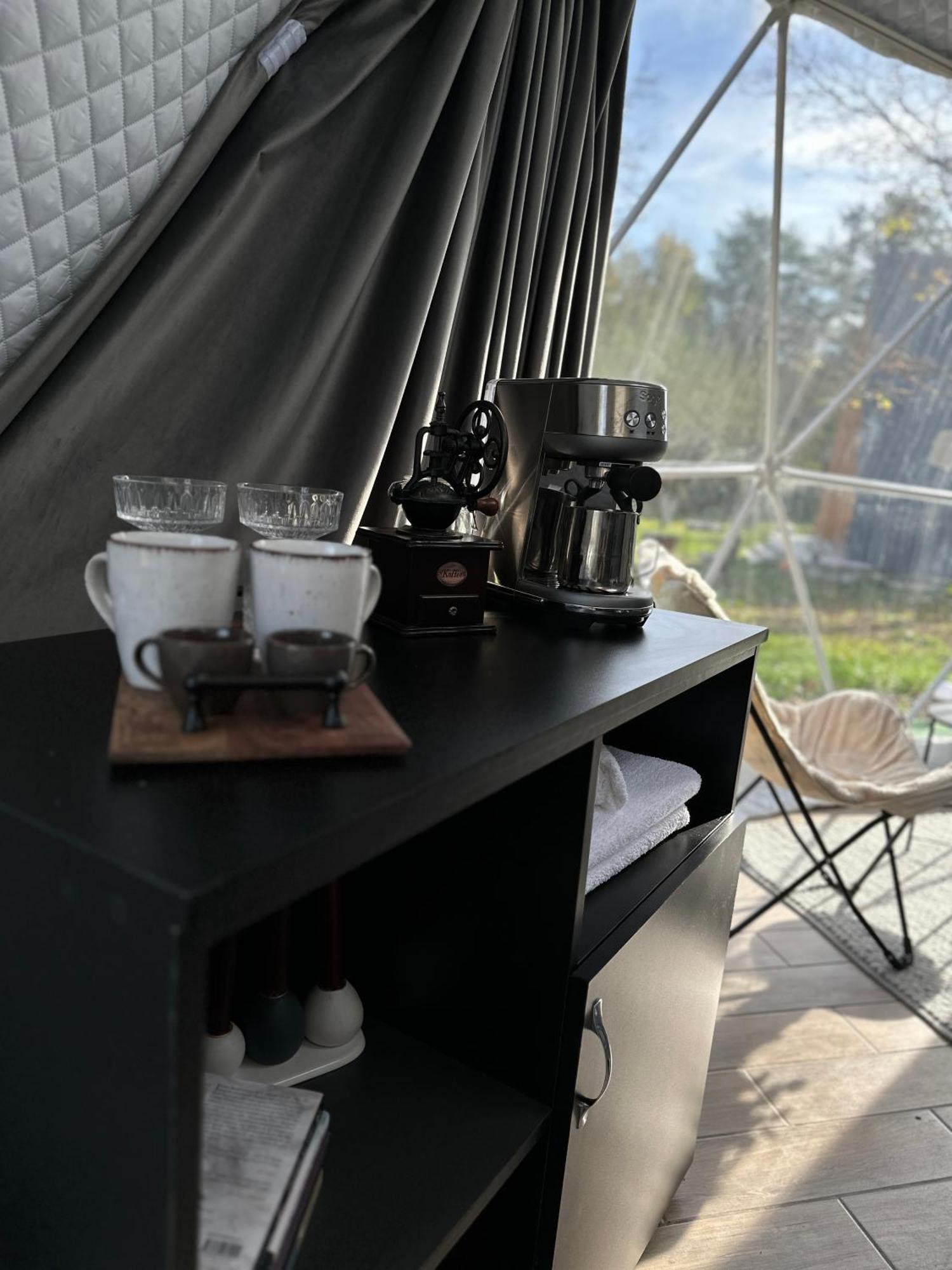 The Frog Glamping Hotel โฮเรซู ภายนอก รูปภาพ