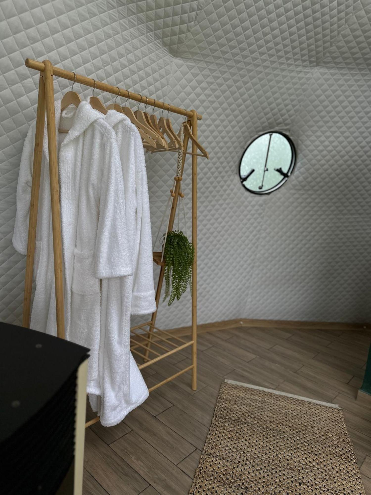 The Frog Glamping Hotel โฮเรซู ภายนอก รูปภาพ